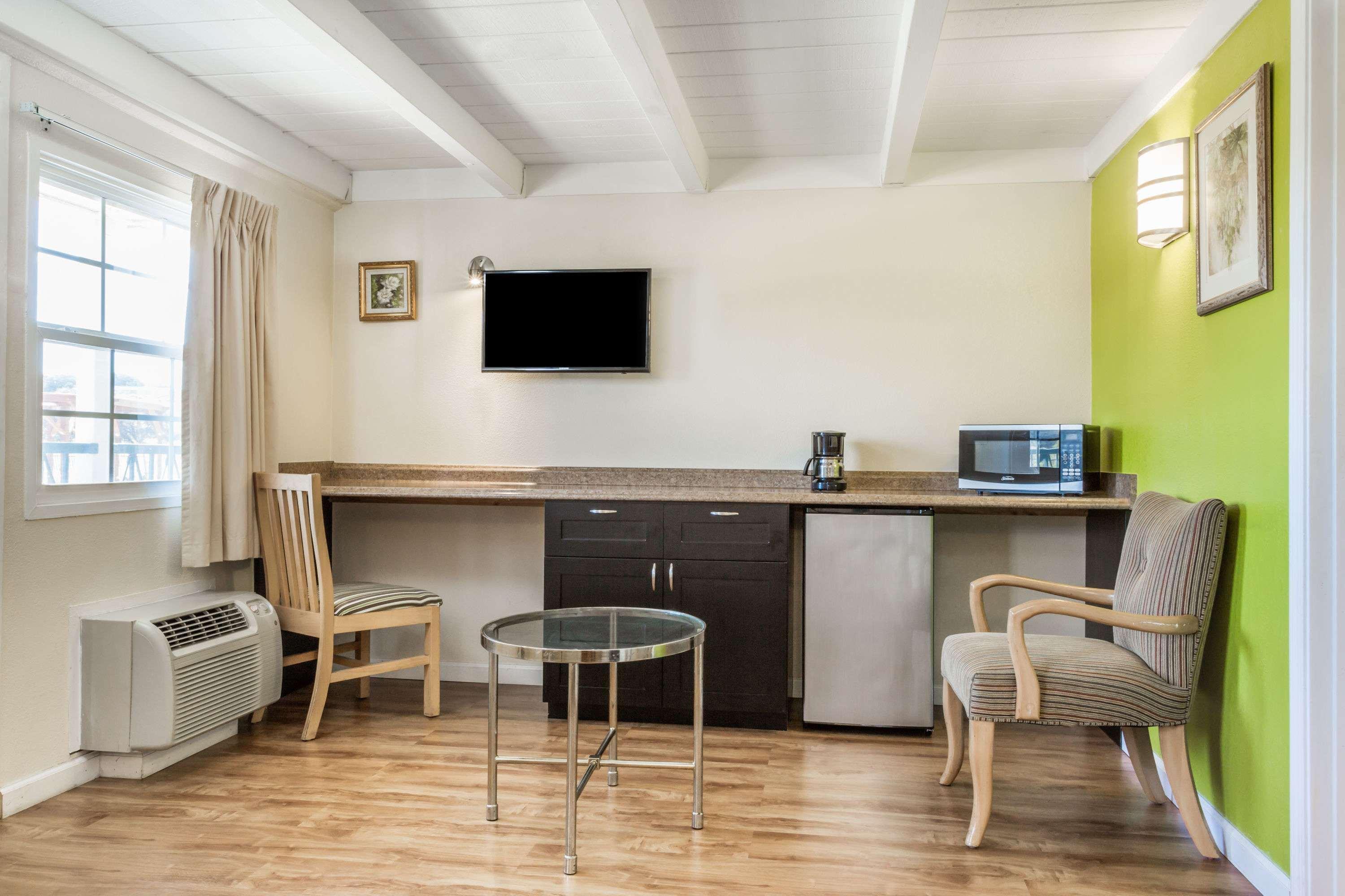 Travelodge By Wyndham Fairfield/Napa Valley Exterior photo