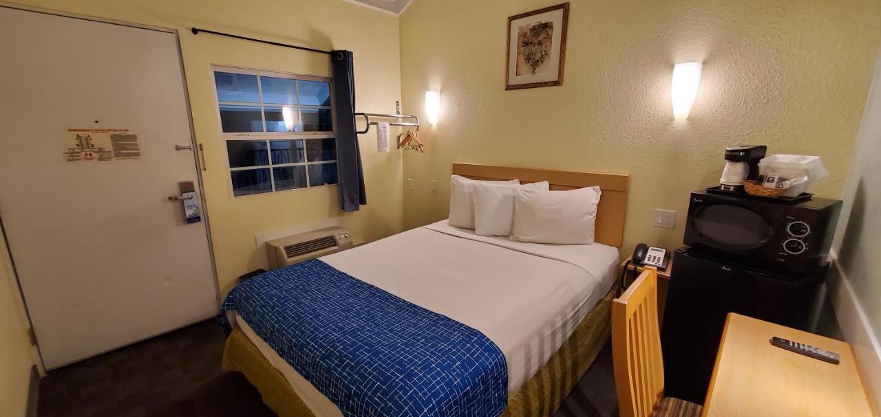 Travelodge By Wyndham Fairfield/Napa Valley Exterior photo